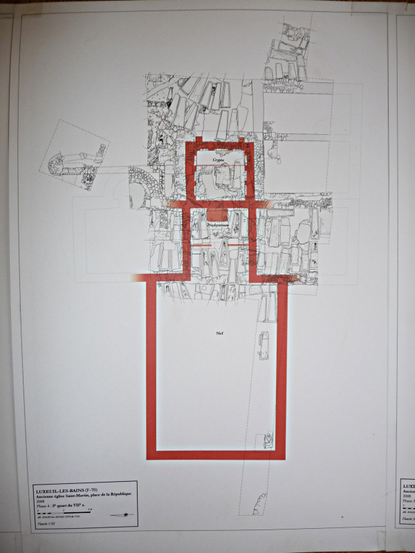 Phase3: crypte de saint Valbert contre l'église Saint-Martin 3e quart du VIIe siècle. Plan fouilles Luxeuil 2009 Sébastien Bully archéologue CNRS