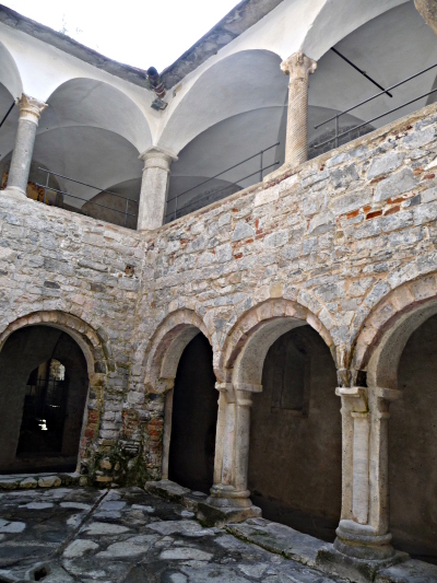 Le monastère abandonné a été rénové dans les années 2000 pour être ouvert à la visite en 2007